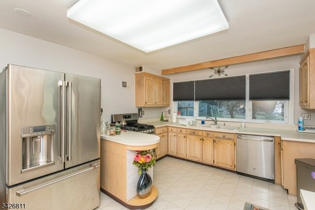 Building Photo - 123 Smull Ave