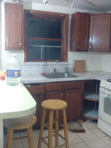 Building Photo - 516 Lincoln Hwy