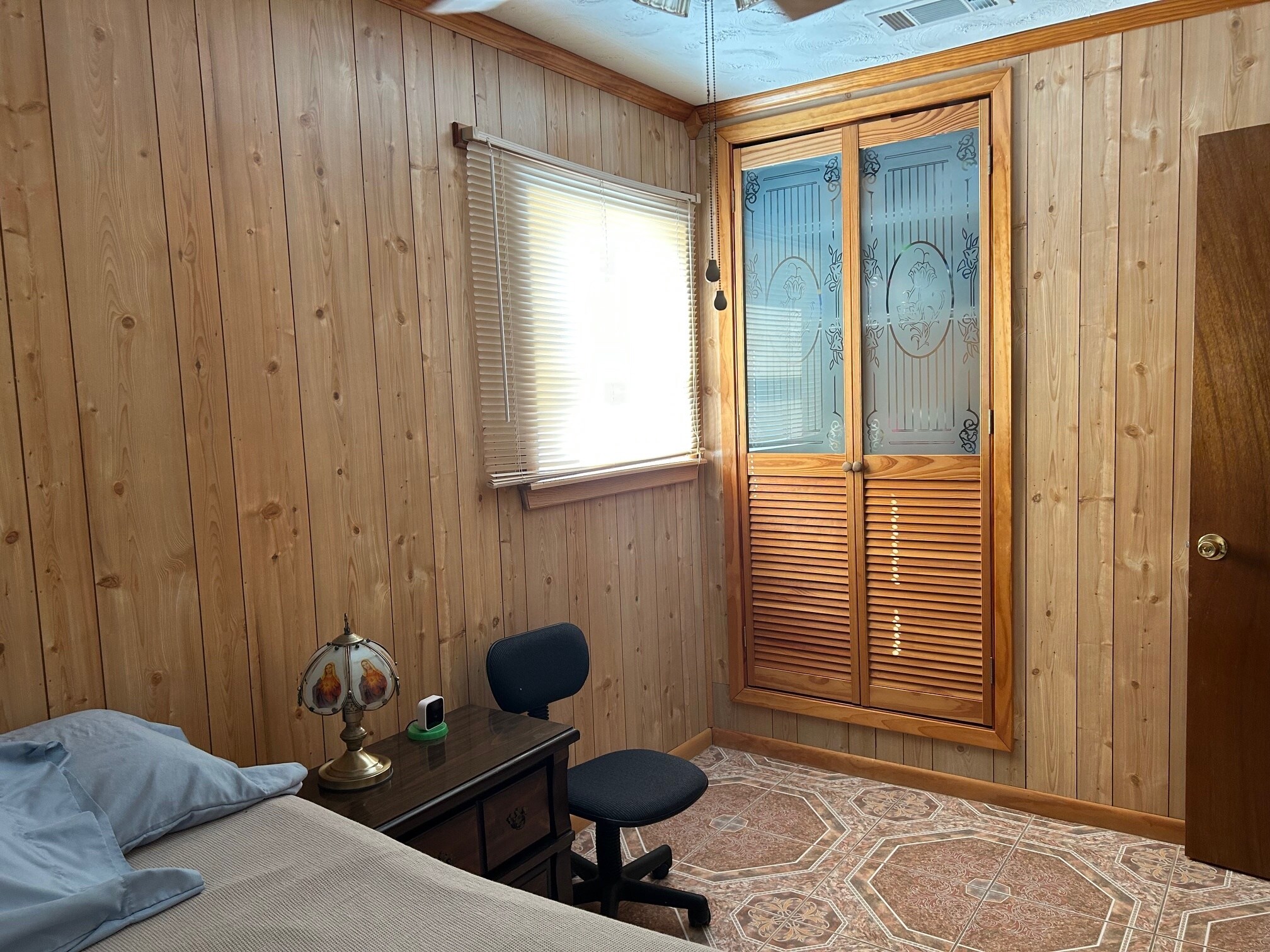 Building Photo - 321 Elsa Dr