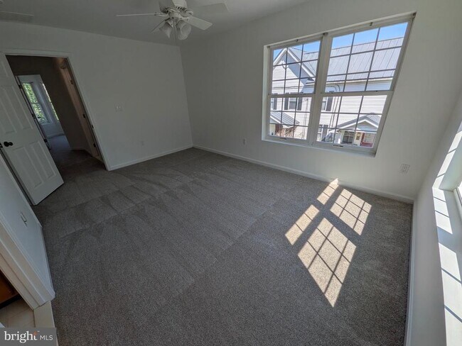Building Photo - 310 Del Rhodes Ave