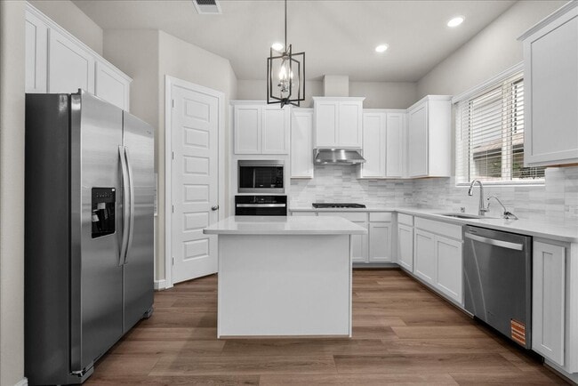 Building Photo - 700 Topwater Trl