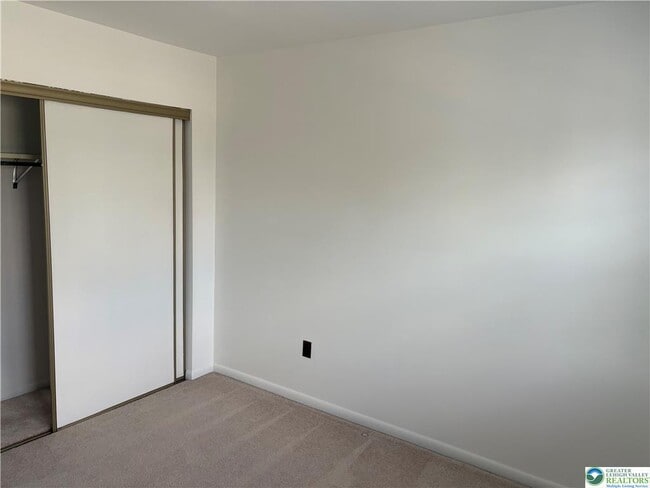 Building Photo - 167 Sunshine Dr