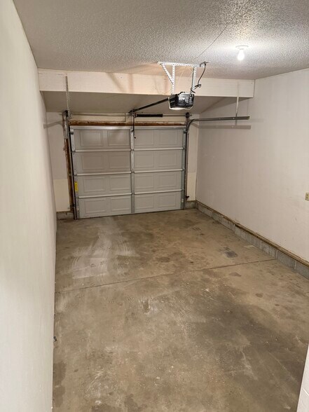 Building Photo - 14116 152nd Ave