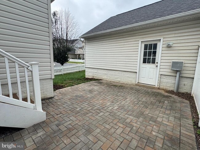 Building Photo - 11854 Skylark Rd