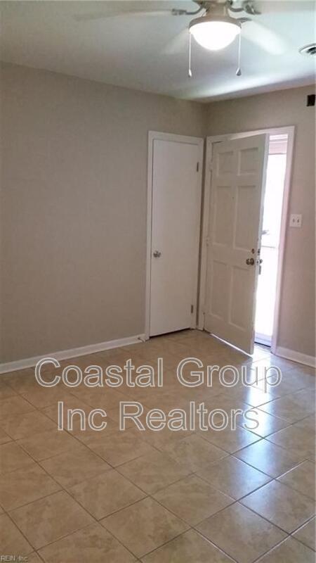 Building Photo - 116 S Corwood Ave