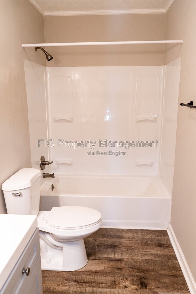 Building Photo - 139 Louella Dr