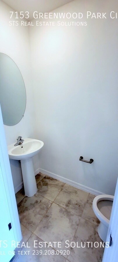 Building Photo - 7153 Greenwood Park Cir