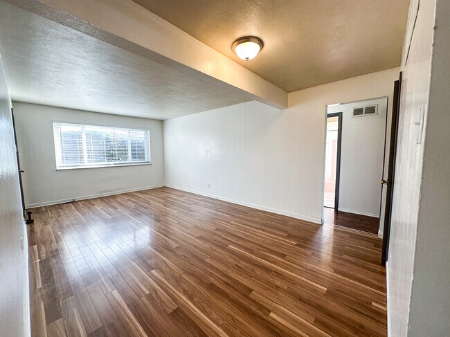 Primary Photo - 2225 Lackland Rd