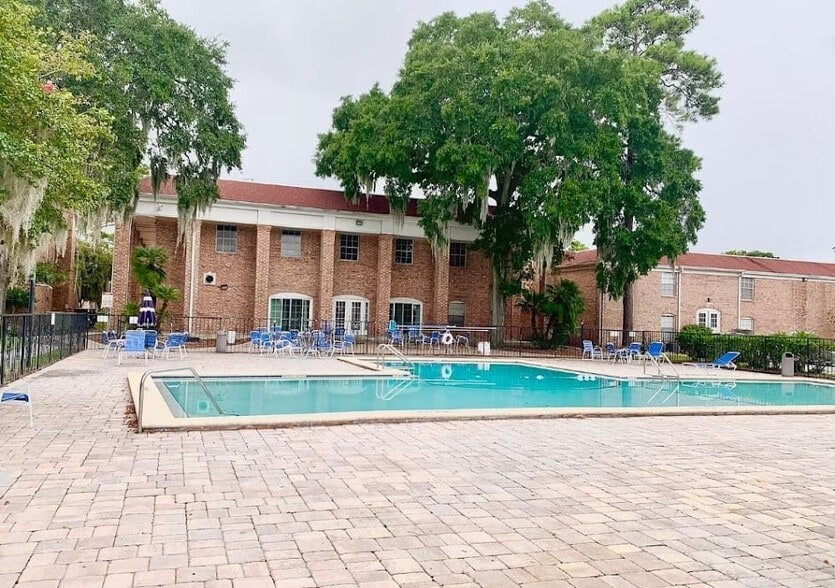 Community Family Pool - 5201 Atlantic Blvd