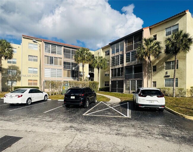 Building Photo - 1800 SW 81st Ave