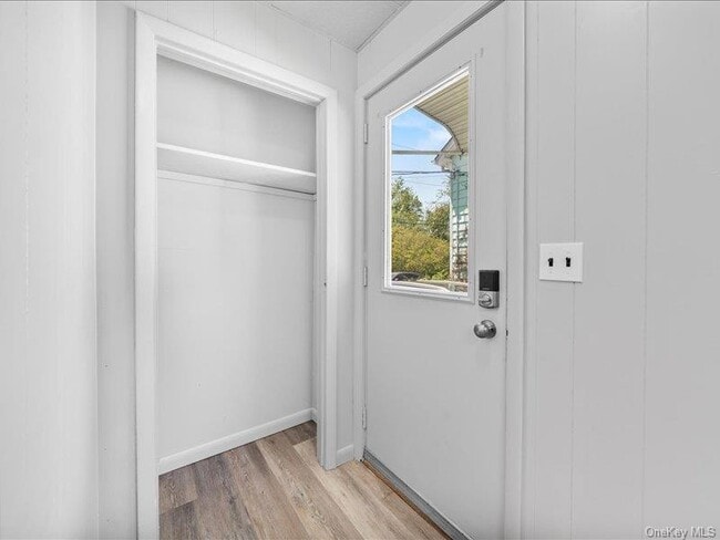 Building Photo - 28 Van Buren St