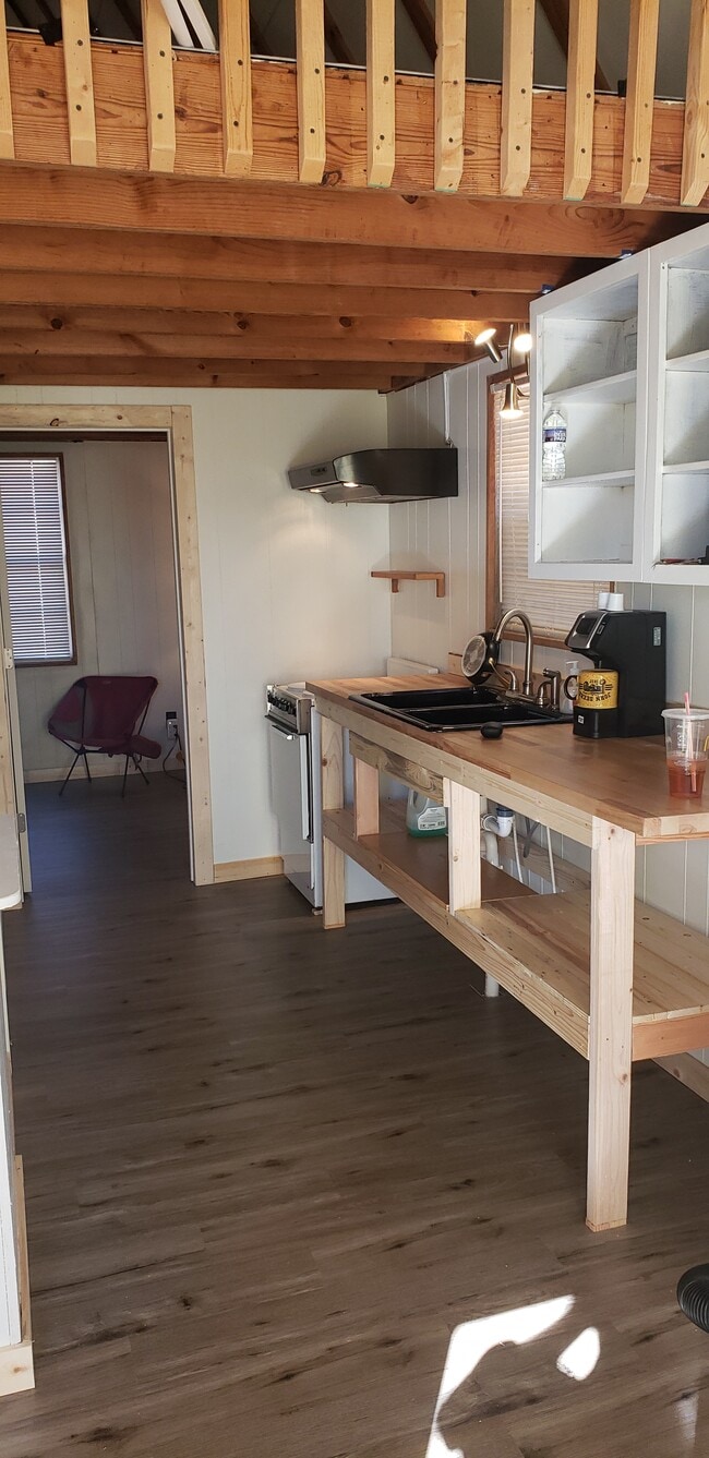 Building Photo - 1134 Pink Mountain Blvd