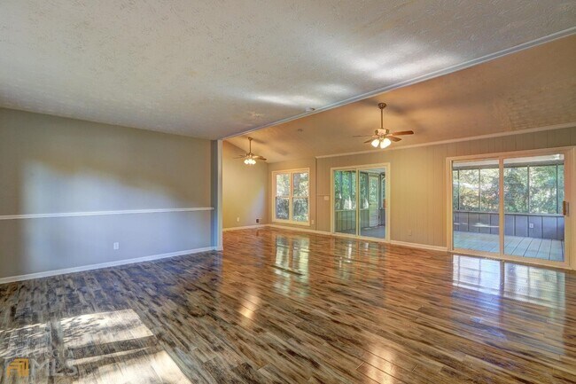 Building Photo - 2700 Creekview Point NW