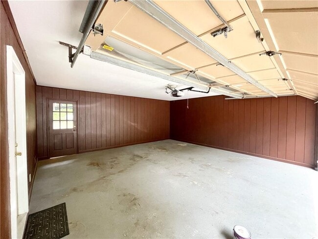 Building Photo - 880 Richmond Hill Dr