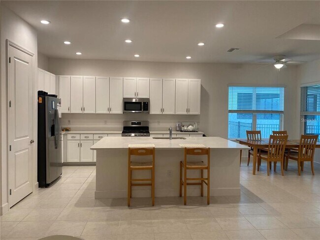 Building Photo - 32583 Tree of Life Ave