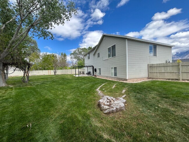 Building Photo - 4 Bedroom 4 Bathroom Home in Provo, Utah!