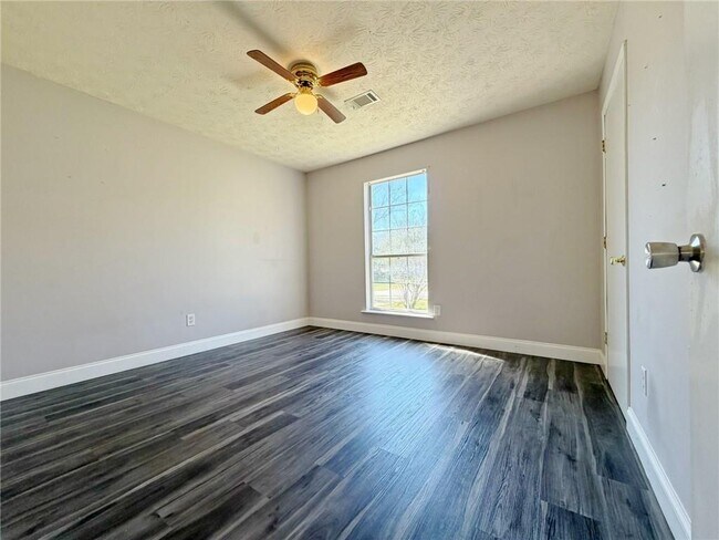 Building Photo - 2901 Inverloch Cir