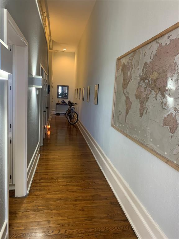 Building Photo - 2121 The Strand