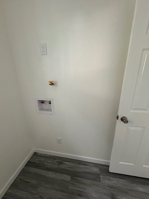 Building Photo - 10428 Somerset Blvd