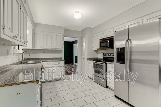 Building Photo - 6878 Kingham Cove