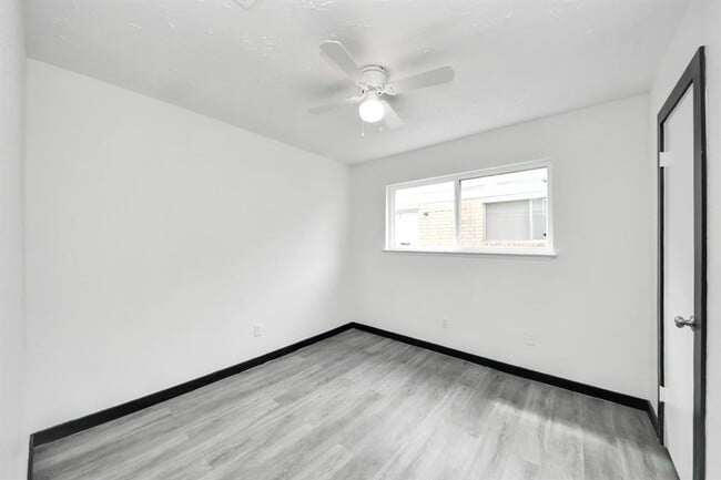 Building Photo - 4015 Lufborough Dr