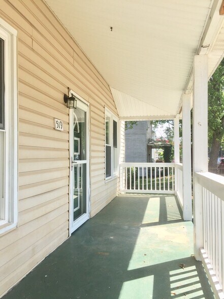 Building Photo - 519 4th Ave