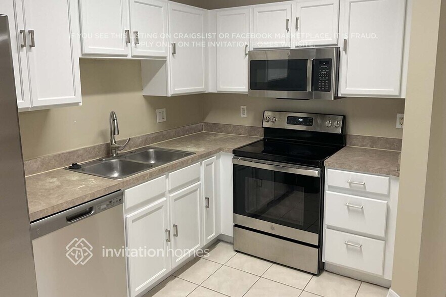 Building Photo - 12658 Adventure Dr