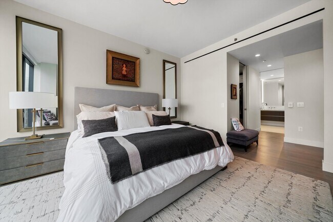 Building Photo - 366 W Superior St