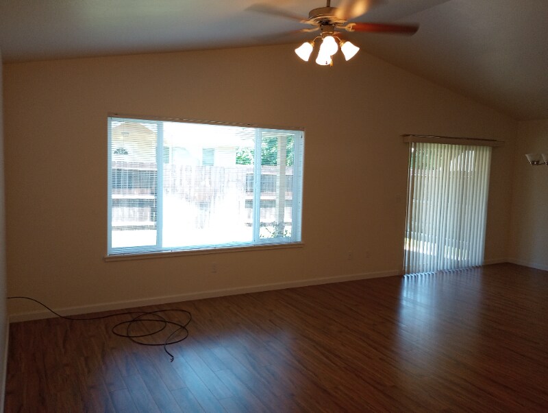 Building Photo - 1317 NW Conklin Ave