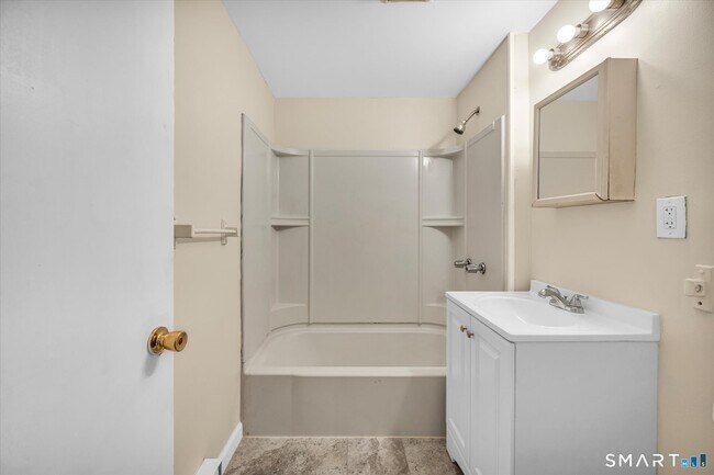 Building Photo - 128-130-130 Sisson St