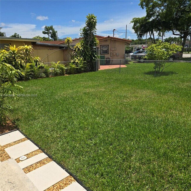 Building Photo - 122 Northwest Blvd