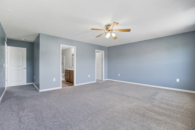 Building Photo - Spacious 4 Bedroom, 2.5 Bathroom home in Morrow, OH!