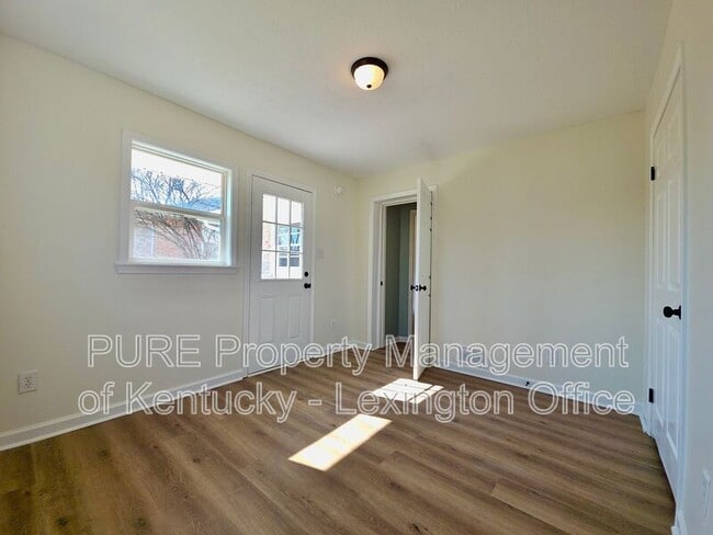 Building Photo - 3728 Crosby Dr