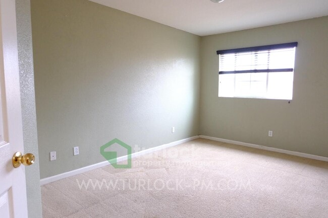 Building Photo - 3910 Mira Sol Dr