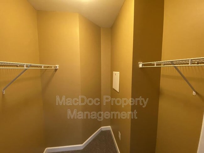 Building Photo - 621 Cobblestone Blvd