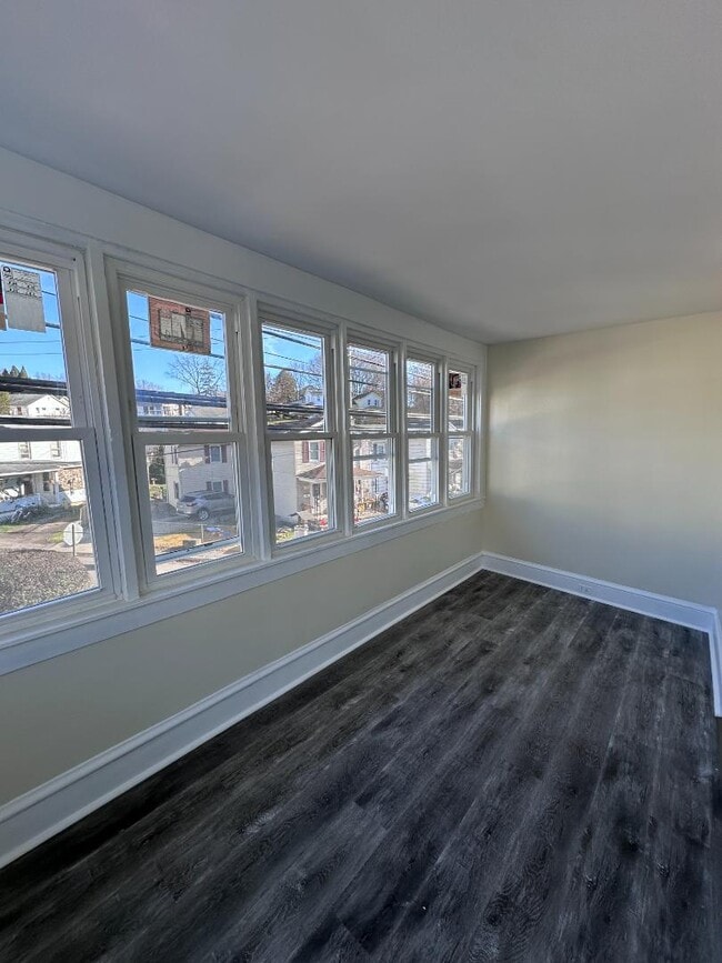 Building Photo - 153 Vine St