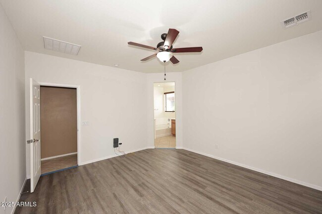 Building Photo - 11020 E Shepperd Ave