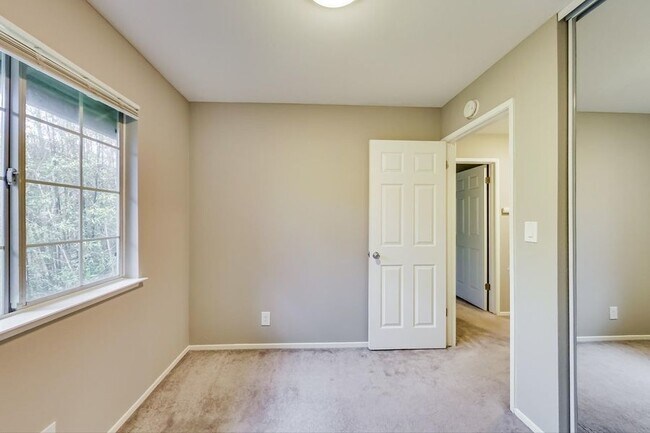 Building Photo - 1805 Sausal St