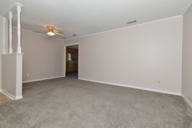 Building Photo - 1208 Yellowstone St