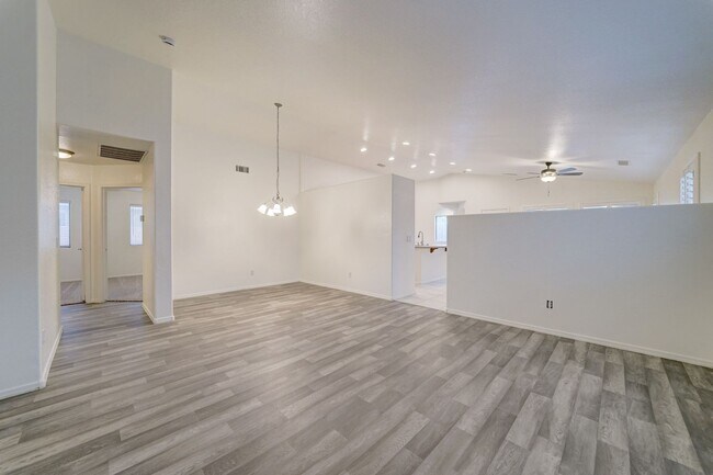 Building Photo - AVAILABLE NOW IN ESTRELLA MOUNTAIN RANCH!!!