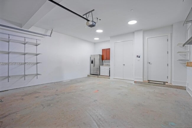 Building Photo - 3072 Carter St