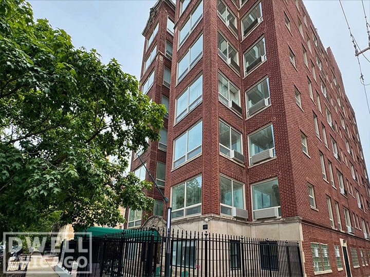 Building Photo - 901 W Carmen Ave