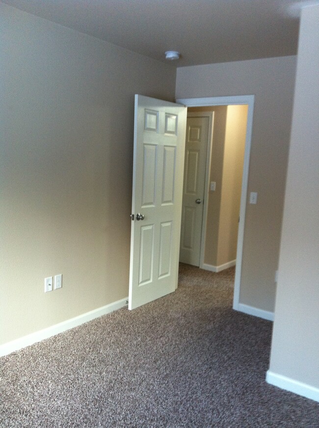 Building Photo - 2341 W Eagles Nest Cir
