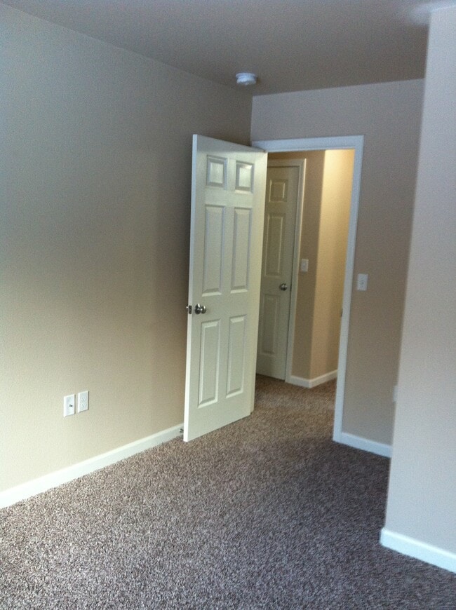 Building Photo - 2355 W Eagles Nest Cir