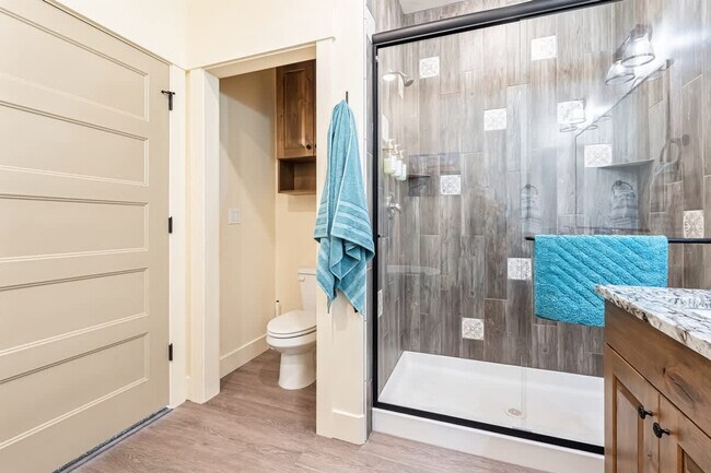 Building Photo - 303 CM Rdg Ln