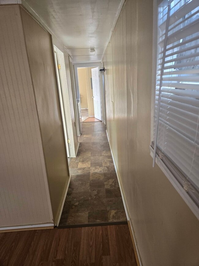 Building Photo - 1500 Adam St