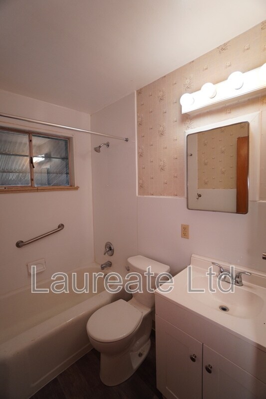Building Photo - 5998 S Hill St