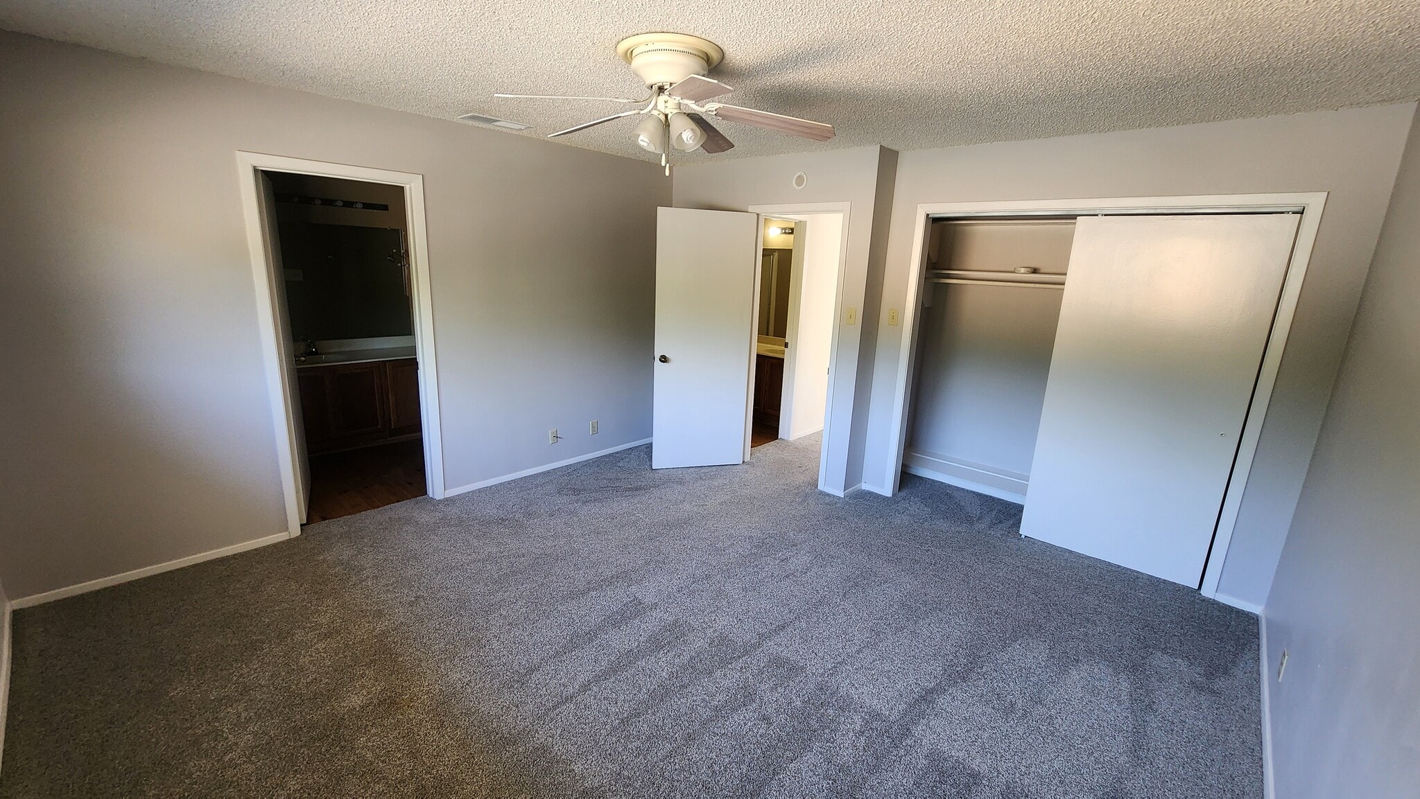 Building Photo - 2320 Aberdeen Dr