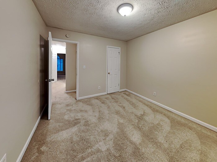 Building Photo - 6584 Rebecca Lou Ln