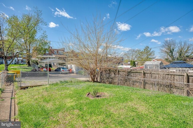 Building Photo - 317 Arden Rd W